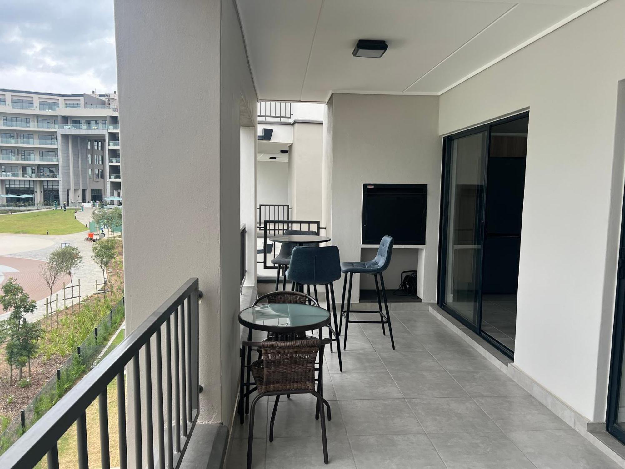 Lagoon Facing Apartment Midrand Exteriör bild