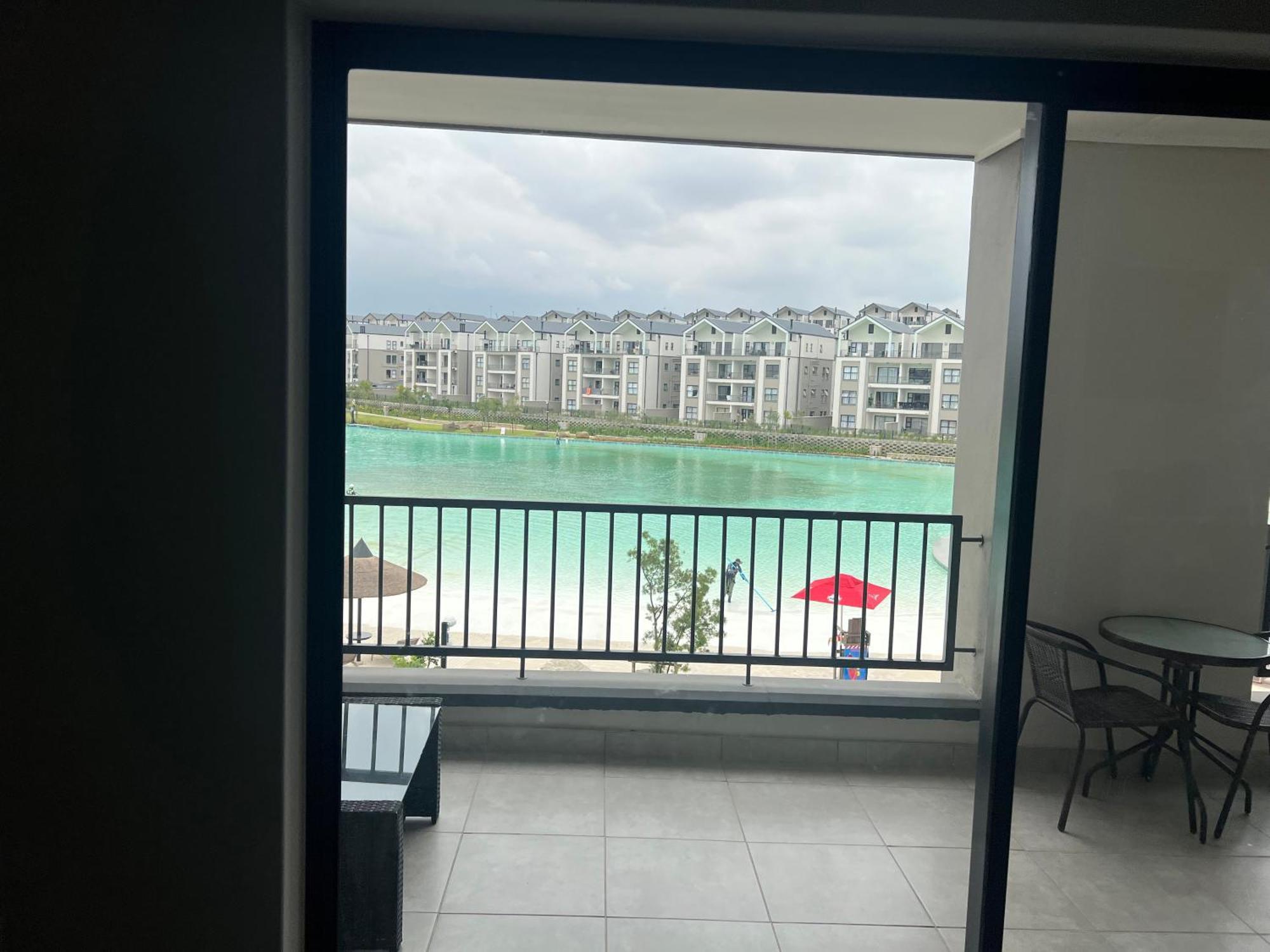 Lagoon Facing Apartment Midrand Exteriör bild