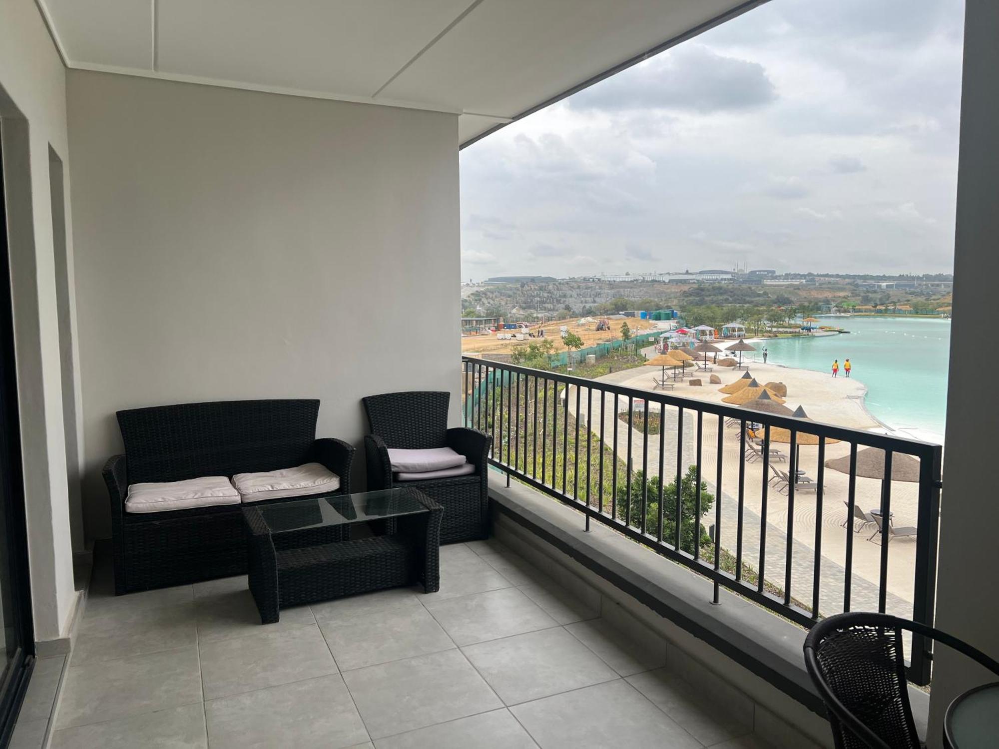 Lagoon Facing Apartment Midrand Exteriör bild